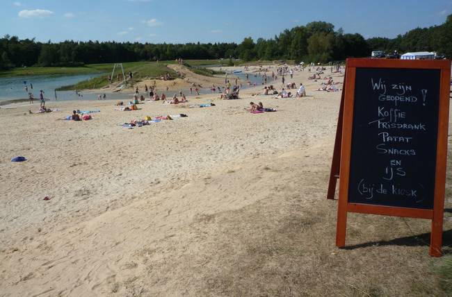 Assen wil strandvoorziening Baggelhuizerplas permanent maken 