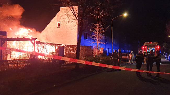 Schuurtjes in Assen door brand volledig verwoest (Video)