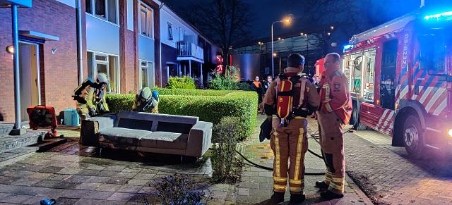 Bank in woning in de brand (Video)