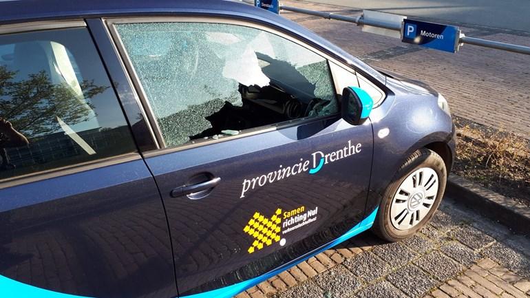 Vijf autos van provincie Drenthe opengebroken