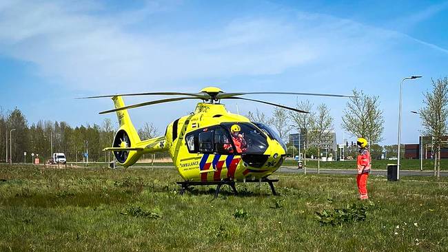 Traumahelikopter landt voor assistentie in Assen