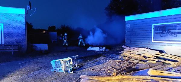 Brandweer groots opgeroepen voor afvalbrandje in Assen