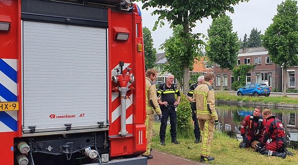 Brandweer redt ree van verdrinking in Assen