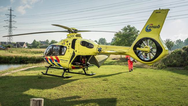 Traumahelikopter van waddeneilanden landt in Assen