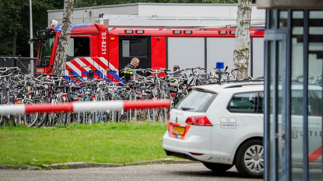 Gebouw van AZC korte tijd ontruimd vanwege vreemde lucht (Video)