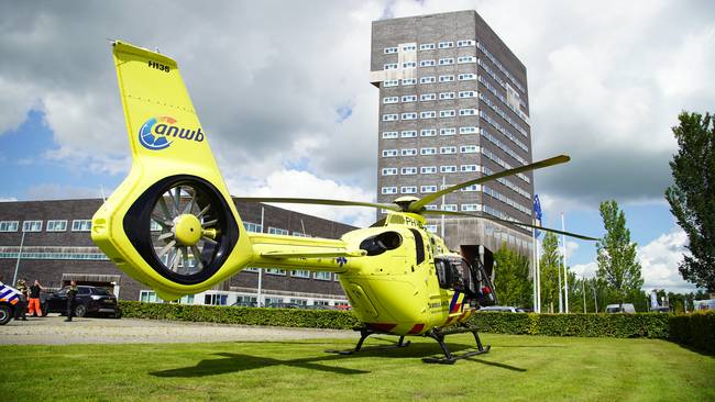 Traumahelikopter landt voor assistentie bij politiebureau in Assen