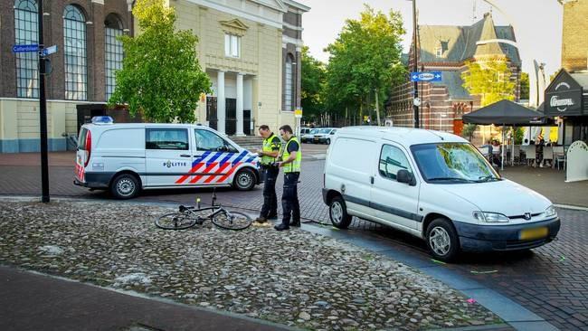 Politie zoekt getuigen van ongeval tussen auto en fietser
