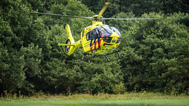 Traumahelikopter landt voor assistentie in Assen