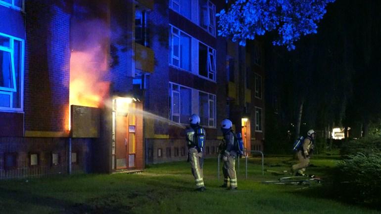 Uitslaande brand in flatgebouw in Assen (Video)