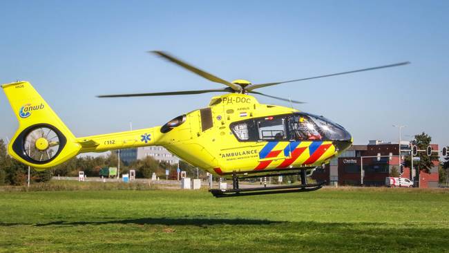 Traumahelikopter landt voor assistentie in Assen