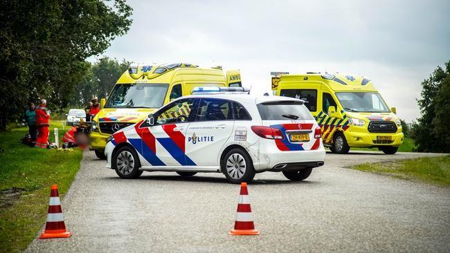 Traumahelikopter bij ongeval tussen auto en motor in Assen (Video)