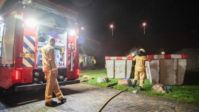 Brandweer blust afvalbrandje in binnenstad van Assen