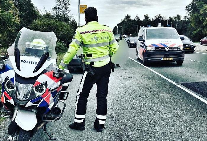 Politie houdt Assenaar aan voor mogelijk rijden onder invloed