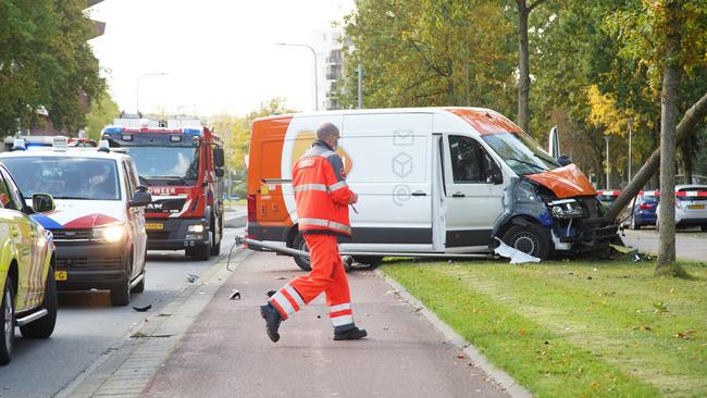 Thorbeckelaan tijd lang afgesloten door ernstig ongeval (Video)