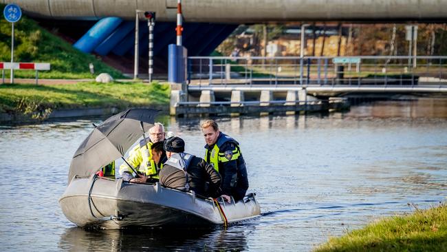 Politie zoekt met sonarboot naar vermiste 84-jarige man uit Assen (Video)