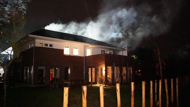 Flinke rookontwikkeling door woningbrand in Assen (Video)