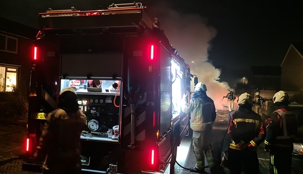 Brandweer meerdere malen in actie in Pittelo voor vreugdevuren
