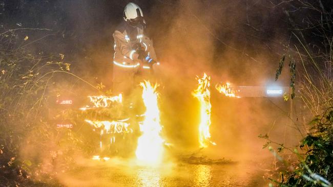 Hekje in Assen voor derde keer in brand gestoken (Video)