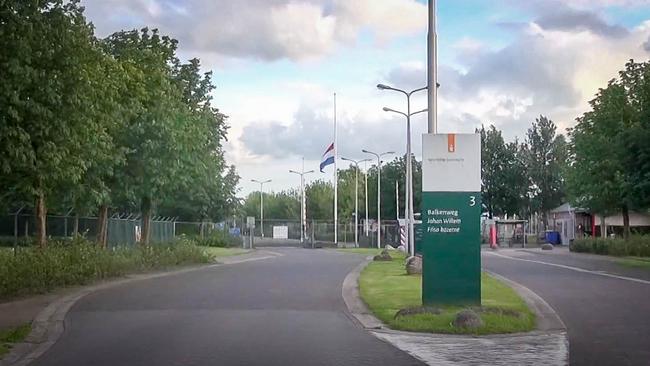 Explosie op kazerne in Assen: twee personen raken gewond