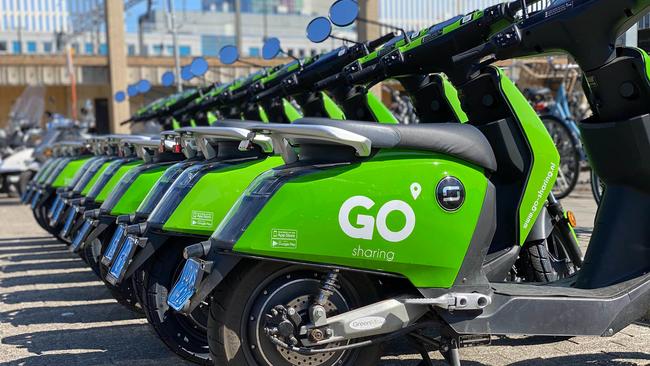 Assen krijgt honderd elektrische deelscooters van Go Sharing