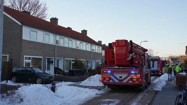 Hulpdiensten rukken groots uit voor melding schoorsteenbrand