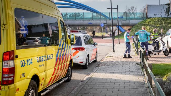 Fietser lichtgewond bij aanrijding in Assen