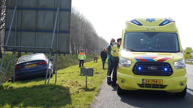 Autos botsen op A28 bij Assen (Video)