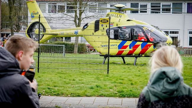 Traumahelikopter in Noorderpark trekt veel bekijks