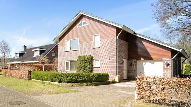 Te koop in Assen: Ruime vrijstaande villa met inpandige garage