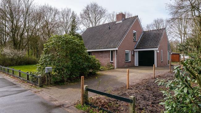 Te koop in Assen: Vrijstaande woning met aangebouwde garage met vliering