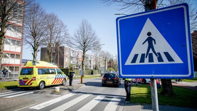 Voetganger gewond bij aanrijding op oversteekplaats (Video)