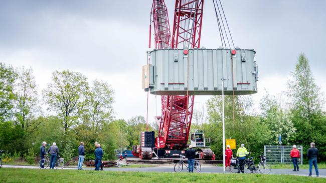 Nieuwe transformatoren voor transformatorstation Zeijerveen (Video)