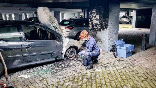 Vermoedens van brandstichting na autobrand in Assen (Video)