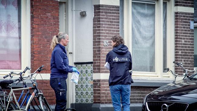 Recherche doet onderzoek na aantreffen gewonde man in woning in centrum van Assen