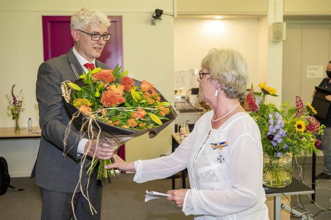 Koninklijke onderscheiding voor mevrouw Van Everdingen