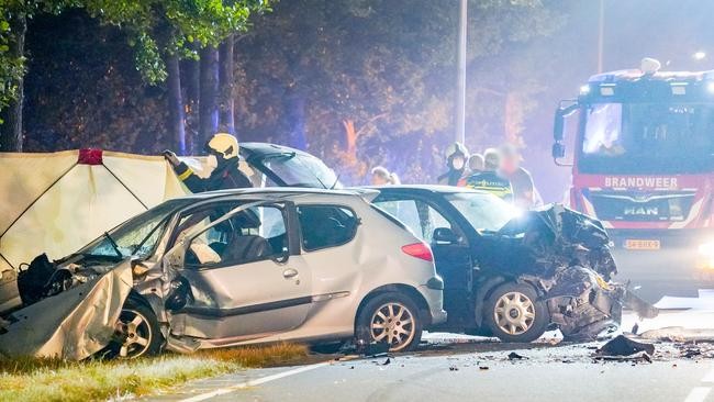 Drie gewonden bij frontale aanrijding in Assen (Video)