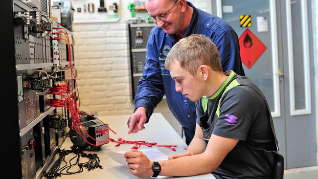 Noordelijke mbo s geven goed voorbeeld: Tien nieuwe leerwerkplekken in het middelbaar beroepsonderwijs