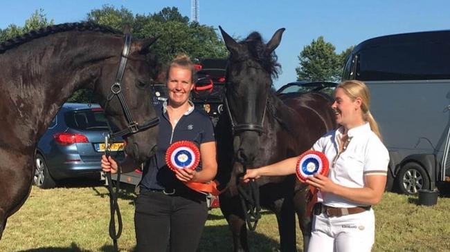 Lysanne de Jong uit Assen kampioen in zowel dressuur als vaardigheid dubbelspan