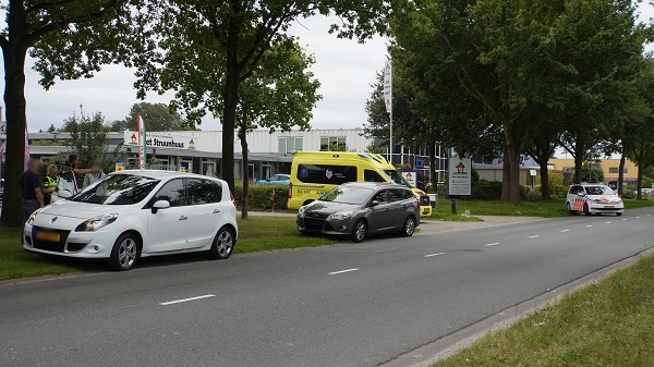 Persoon lichtgewond bij botsing op Fokkerstraat in Assen