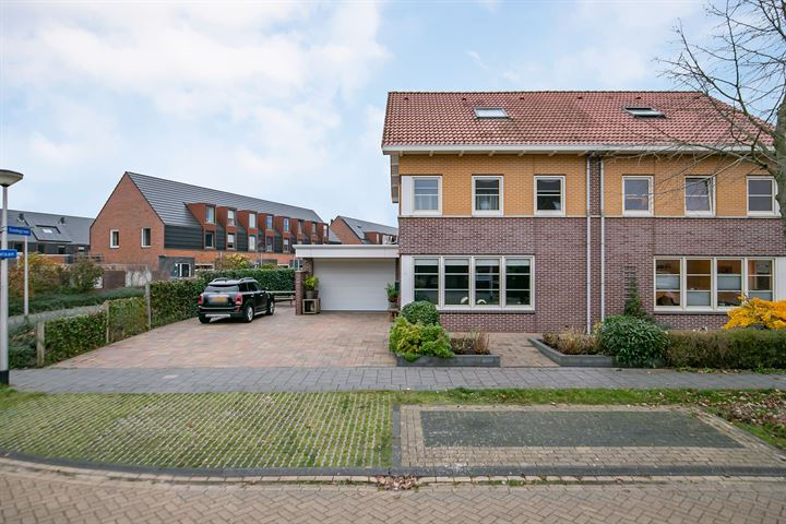 Te koop in Assen: 2-onder-1-kapwoning met veel leefruimte, comfort en luxe