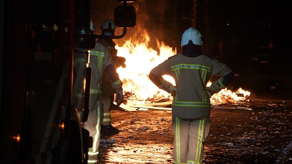 Brandweer opnieuw naar Pelikaanstraat in Assen-Oost voor buitenbrand