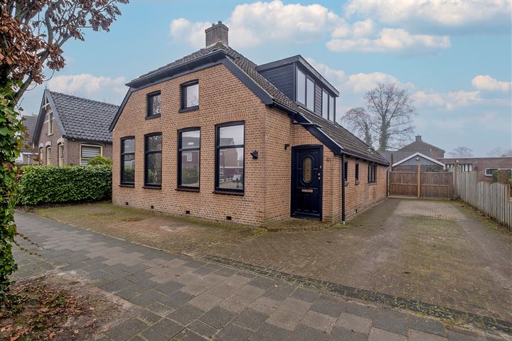 Te koop in Assen: vrijstaande woning met garage en grote schuur