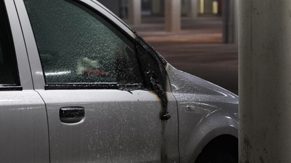 Twee autos in brand gestoken in parkeergarage Kloosterveen (video)