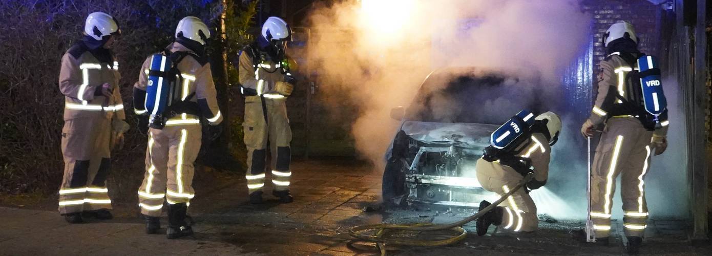 Na tijd van rust toch weer auto in brand gestoken in Assen (video)