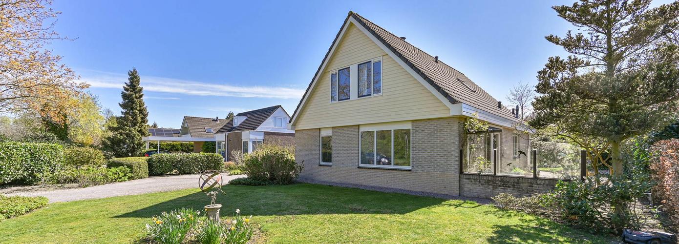 Te koop in Assen: vrijstaande semi-bungalow met ruime garage