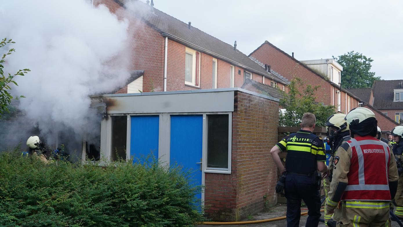 Flinke brand in schuurtjes in Peelo (Video)