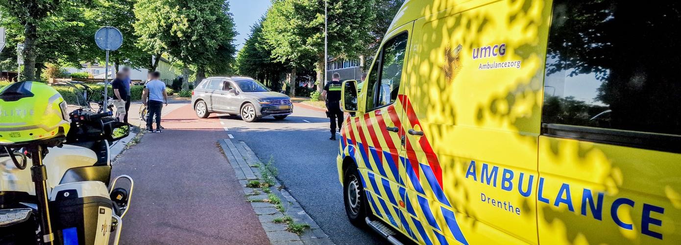 Fietser gewond bij aanrijding met auto in Assen (Video)