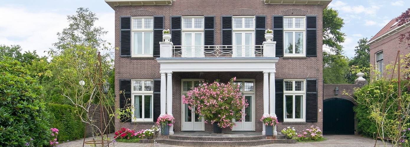 Te koop in Assen: Monumentale vrijstaande villa met schuilkelder