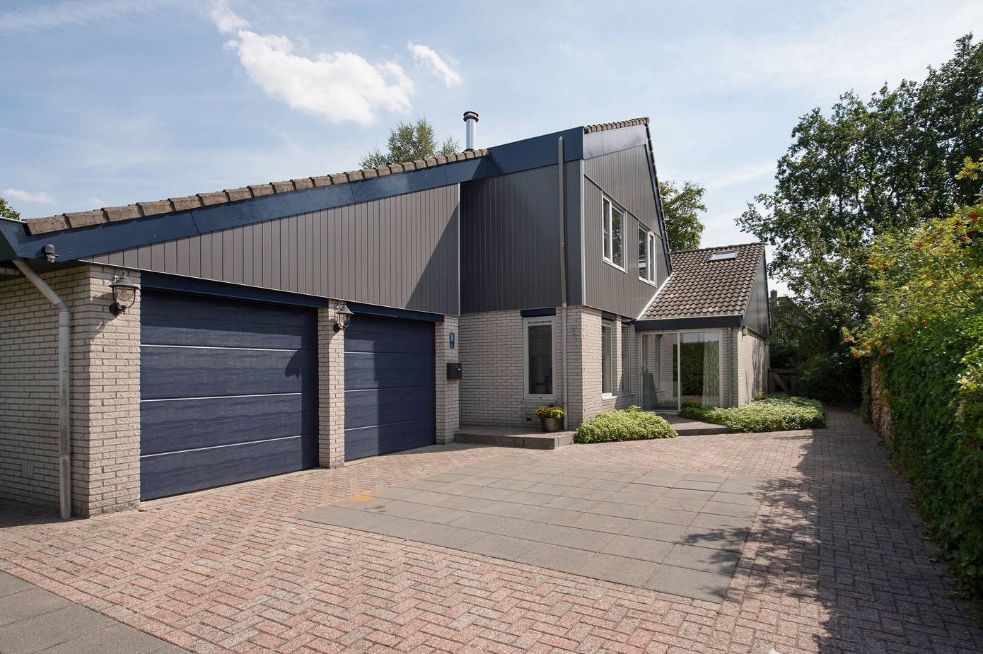 Te koop in Assen: zeer ruime vrijstaande woning met dubbele garage