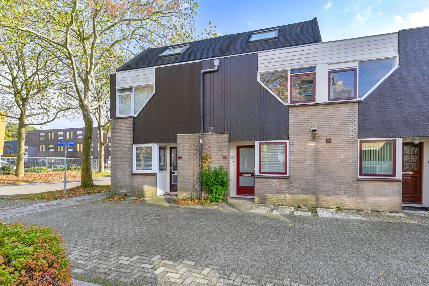 Te koop in Assen: moderne tussenwoning met vier ruime slaapkamers